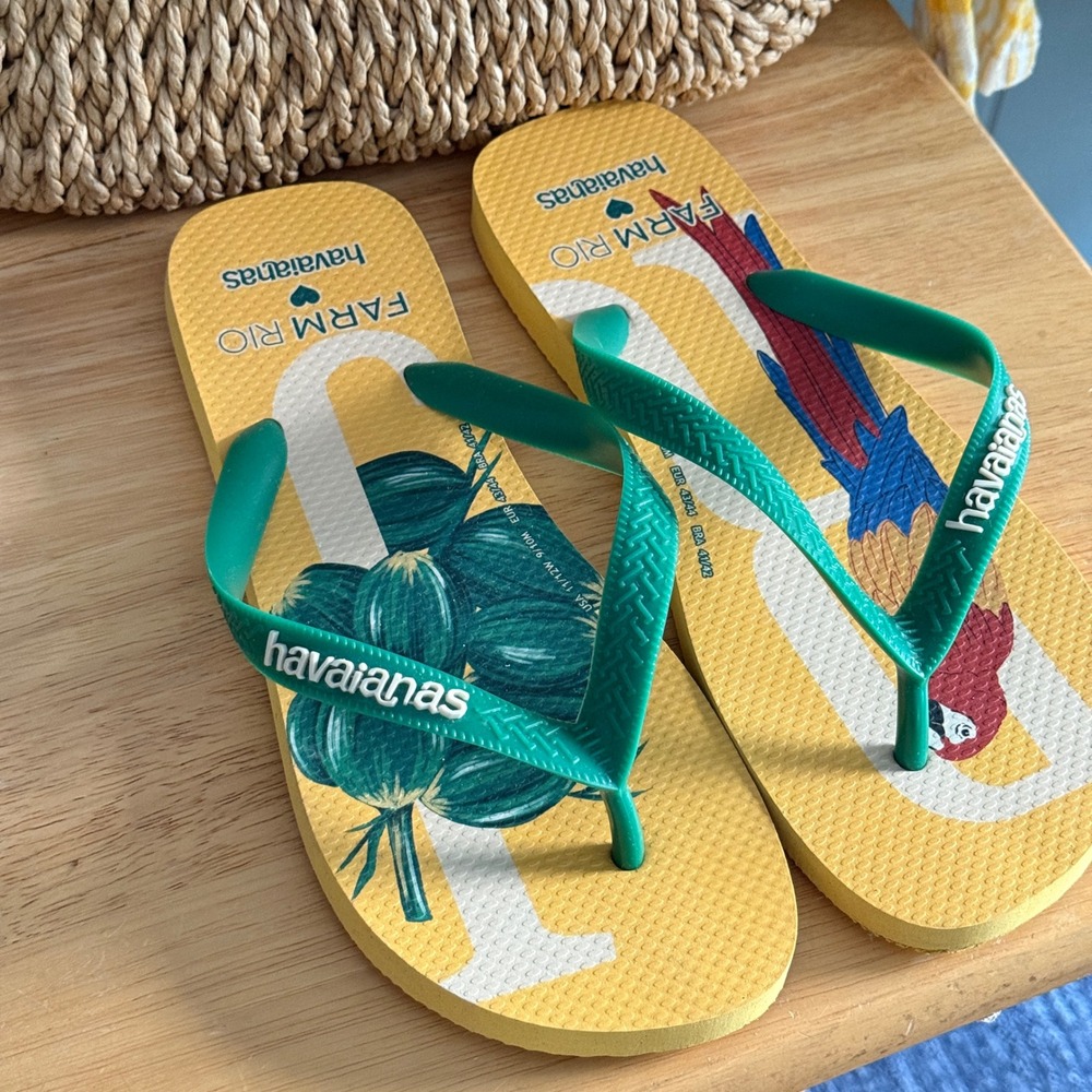 Havaianas x Farm Rio Yellow Tropical Parrot Fruit Flip Flops Women 11/12 -M 9/10